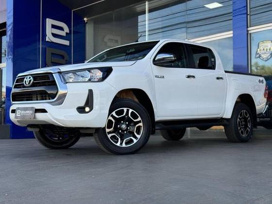 TOYOTA HILUX 2.8 D-4D TURBO DIESEL CD SRV 4X4 AUTOMÁTICO